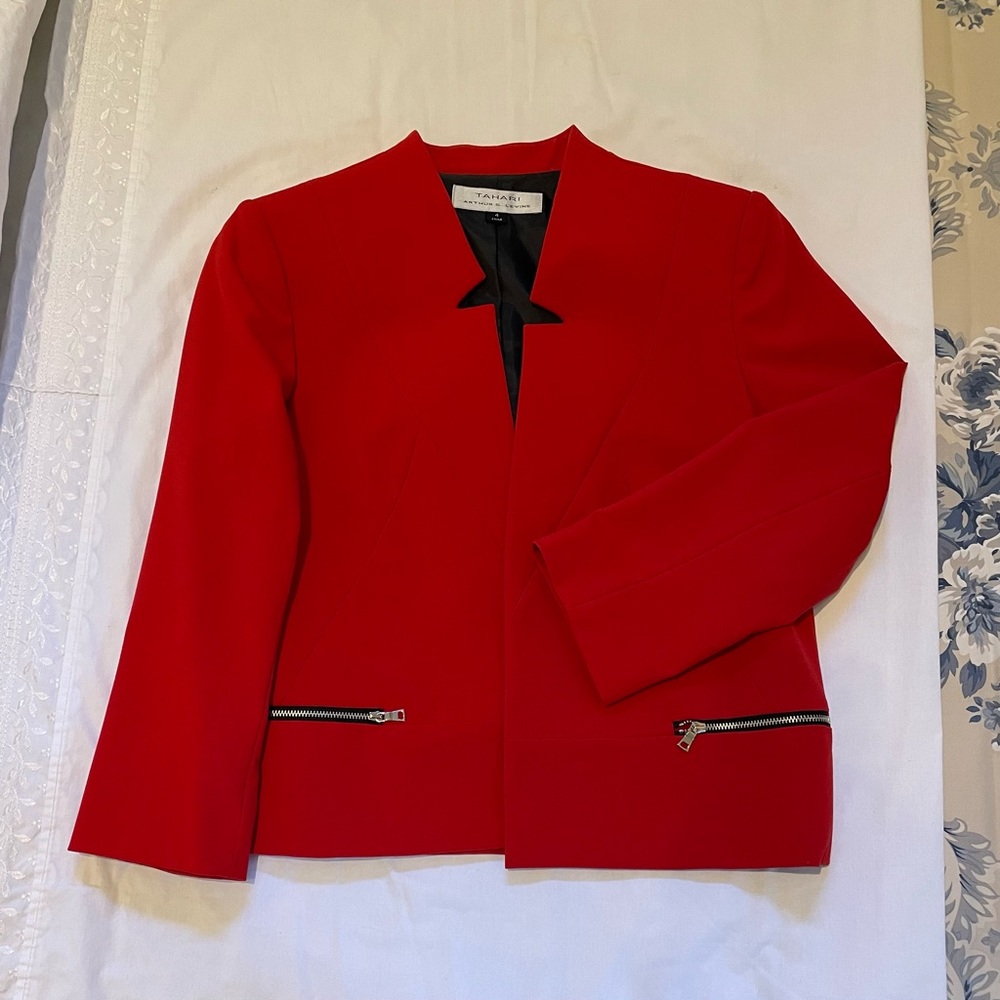 Tahari Author S. Levine Blazer. Size 4. Red.